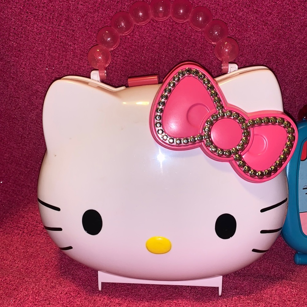 hello kitty plastic purse